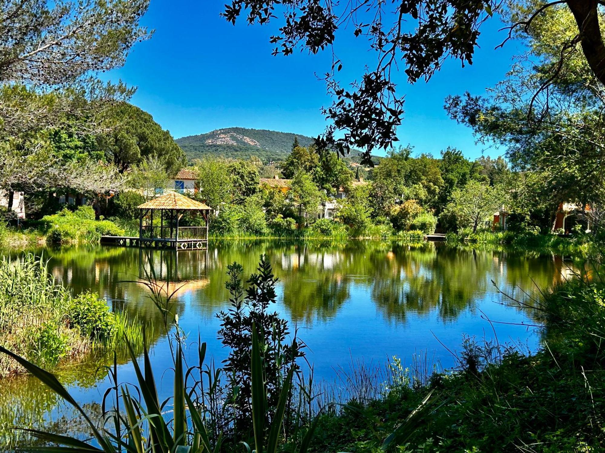 Les Restanques Vue Mer Roses 1070 Rez De Jardin Гримо Экстерьер фото