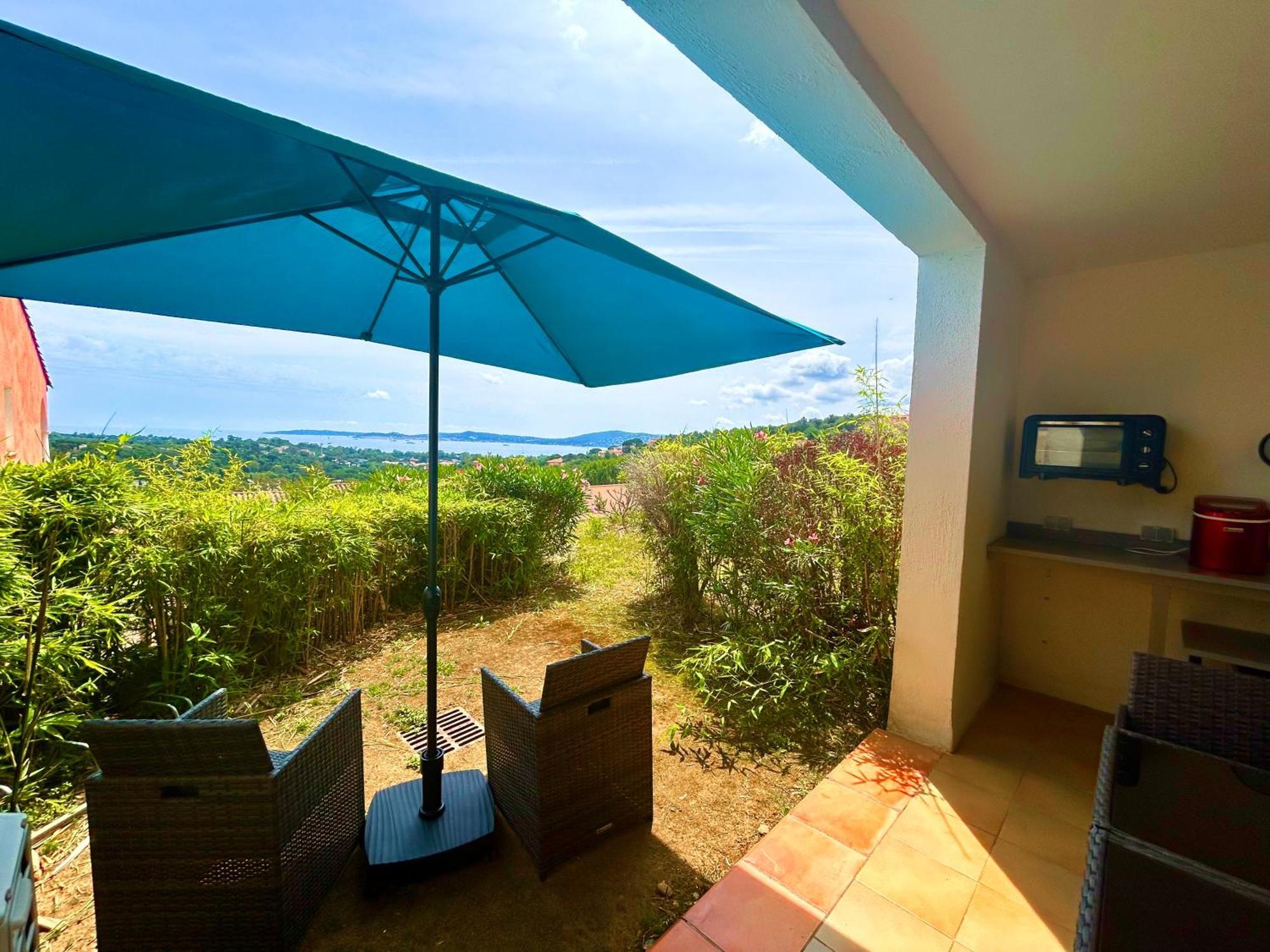 Les Restanques Vue Mer Roses 1070 Rez De Jardin Гримо Экстерьер фото